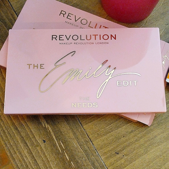 3/$20 NWT Makeup Revolution London The Emily Edit The Needs face & eyes … - Picture 3 of 6
